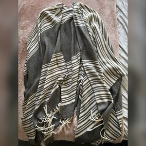 Women’s Poncho Cardigan